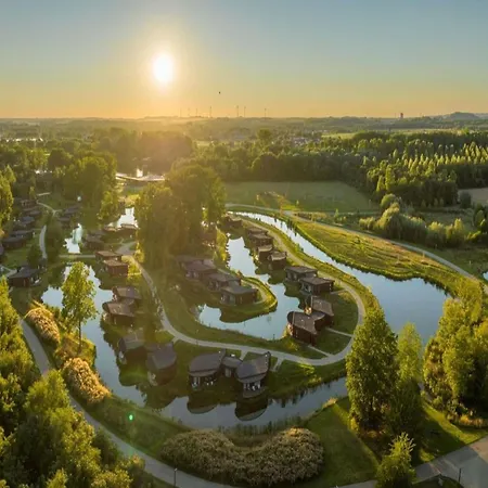 Rooftop Views & Private Sauna * Antoing